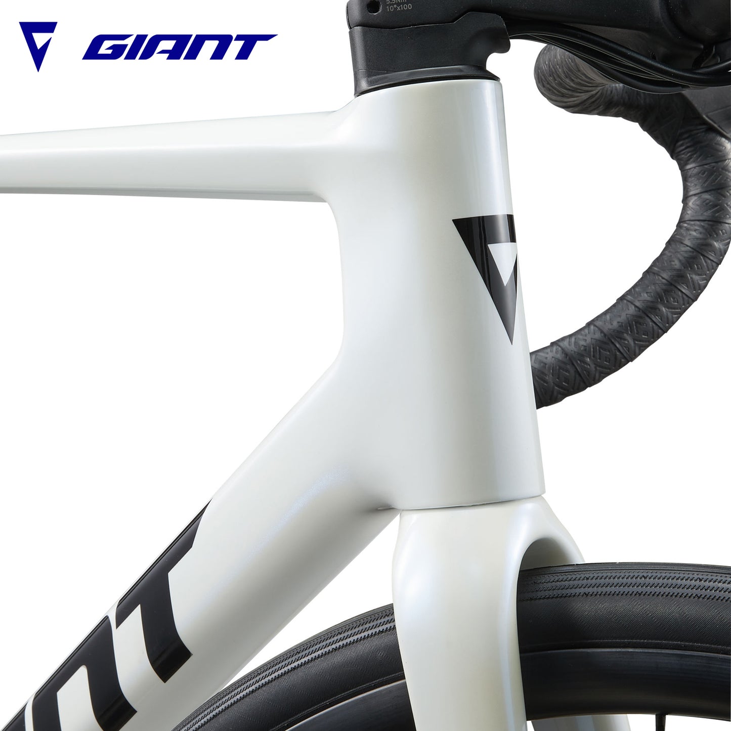Giant TCR Advanced 2 KOM Advanced-Grade Composite Road, Race Bike Shimano 105 - Illusion White