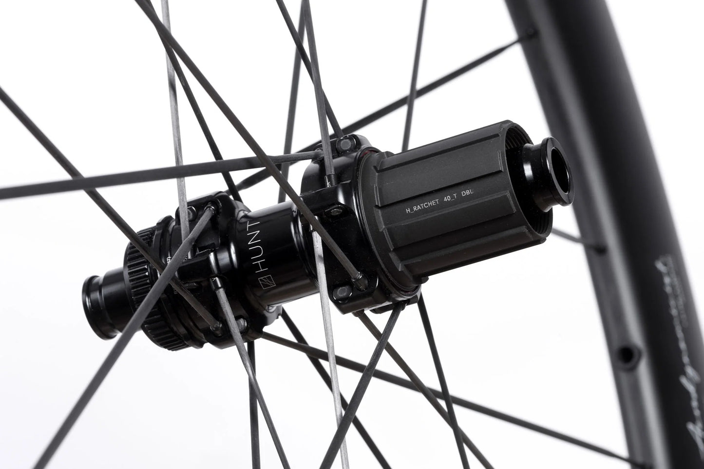 HUNT 44_46 Aerodynamicist UD Carbon Spoke Disc Wheelset TA 1274 grams Ratchet 40T